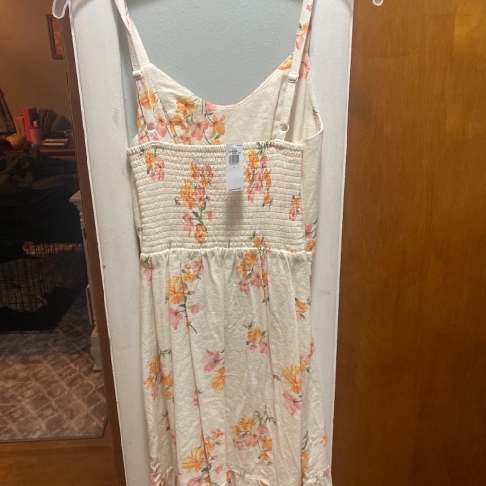Dress - Picture 2 of 2